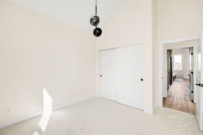 Building Photo - Modern Elegance: Brand New 3-Bed Townhouse...
