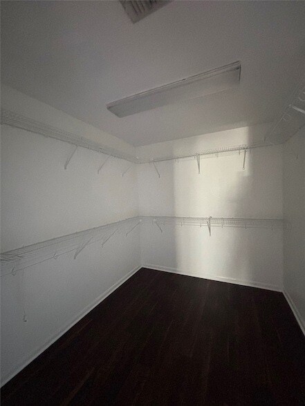 Building Photo - 10715 Lyndon Meadows Dr