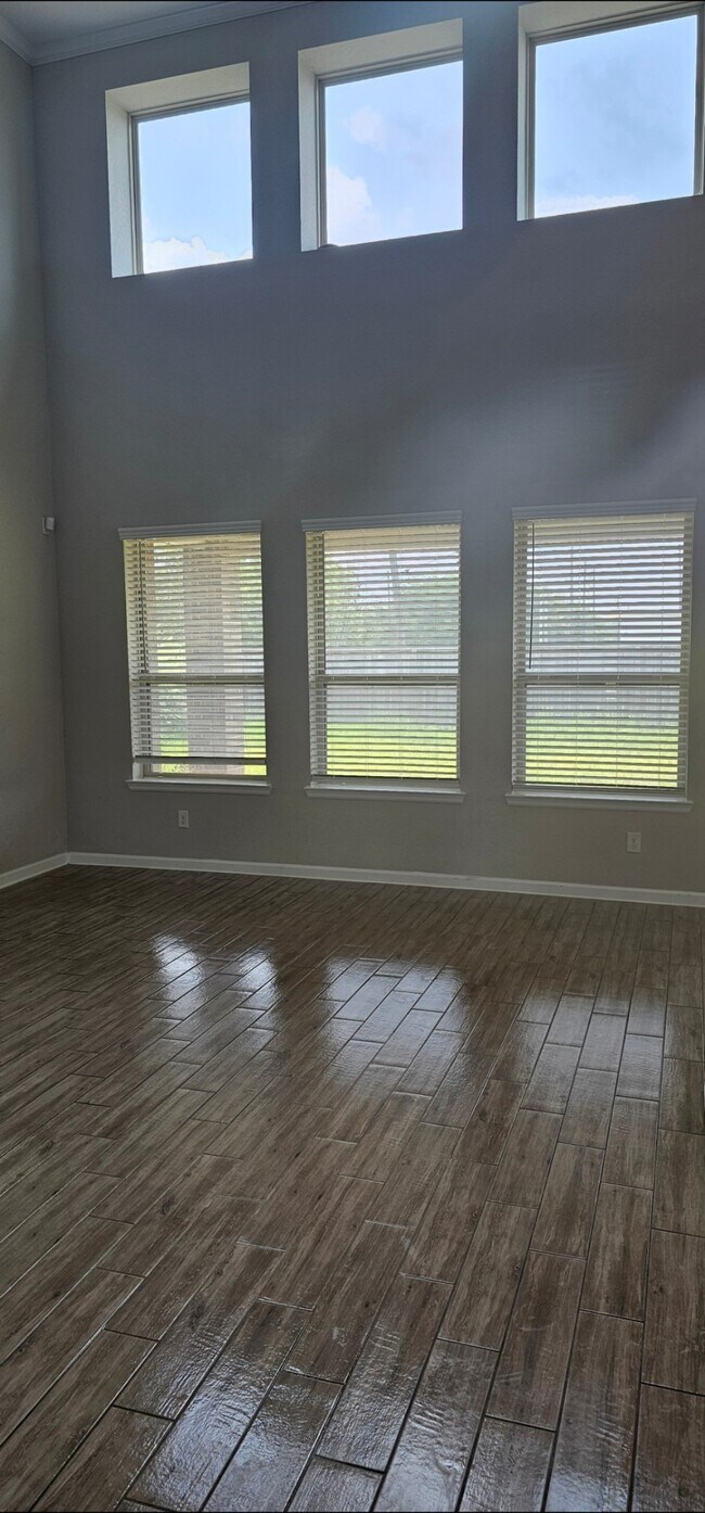 Building Photo - 2907 Velda May Dr