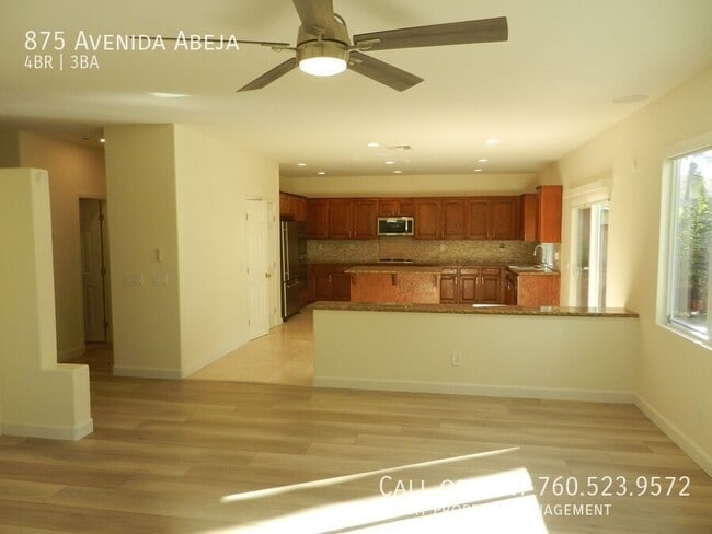 Building Photo - 875 Avenida Abeja