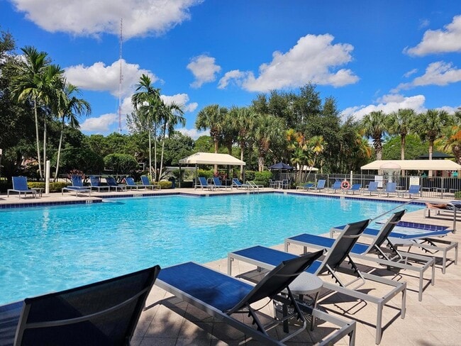 Building Photo - 7533 Topiary Ave