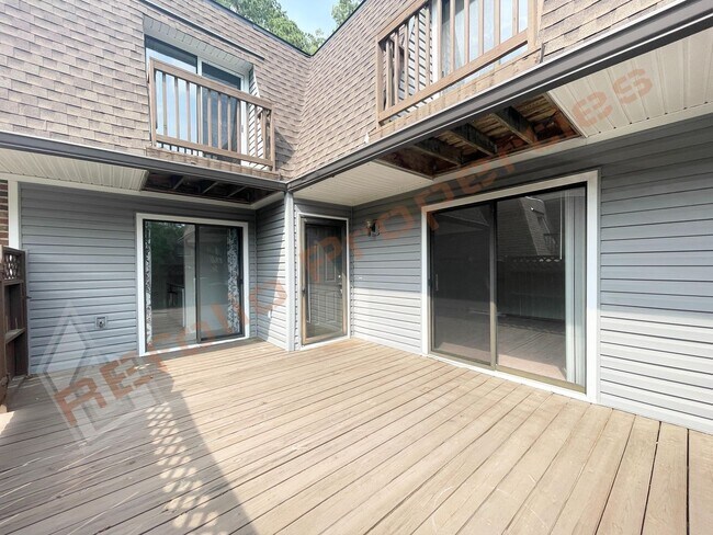 Building Photo - Beautiful 2 bedroom 2.5 bath Condo w/ 2 Reserved Parking Space @ Finley Forest, Chapel Hill, Avai...