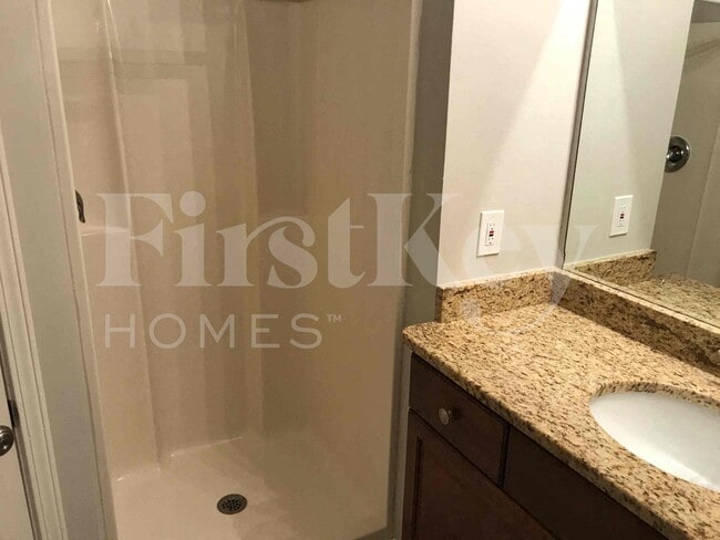 Building Photo - 120 Cinnamon Fern Cir