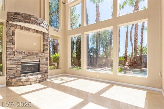 Building Photo - 1008 Trophy Hills Dr