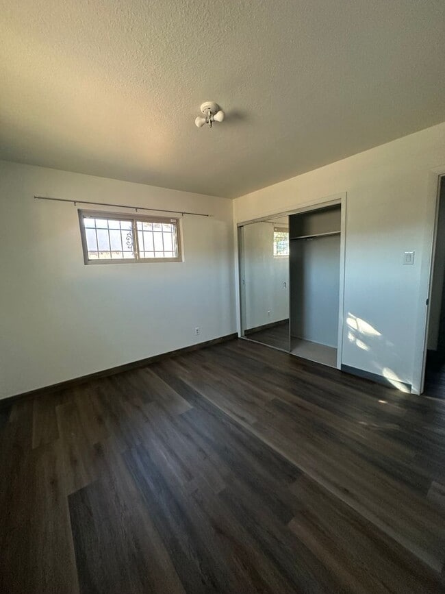 Building Photo - 3 bedroom 3 bath