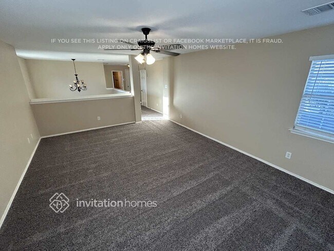 Building Photo - 250 Hilltop Dr