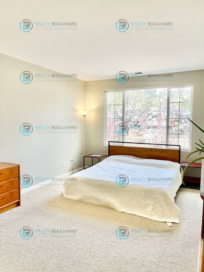 Building Photo - Beautiful 3 bedroom 2 bath house in Sommersett with access to Amenities-Including a clubhouse, re...