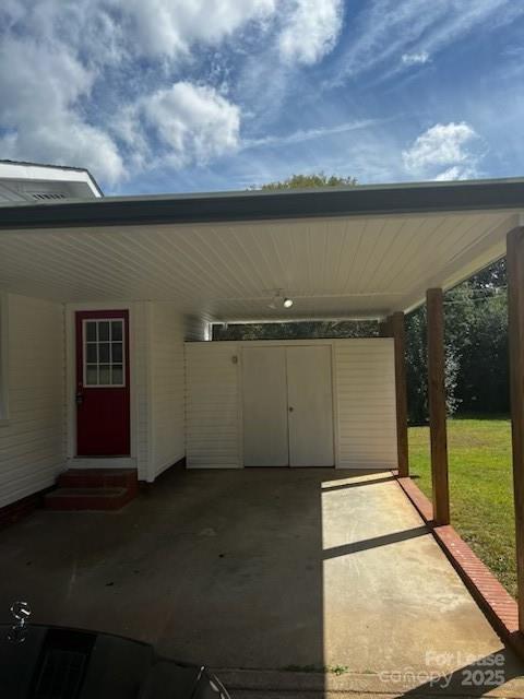 Building Photo - 702 Woods Dr