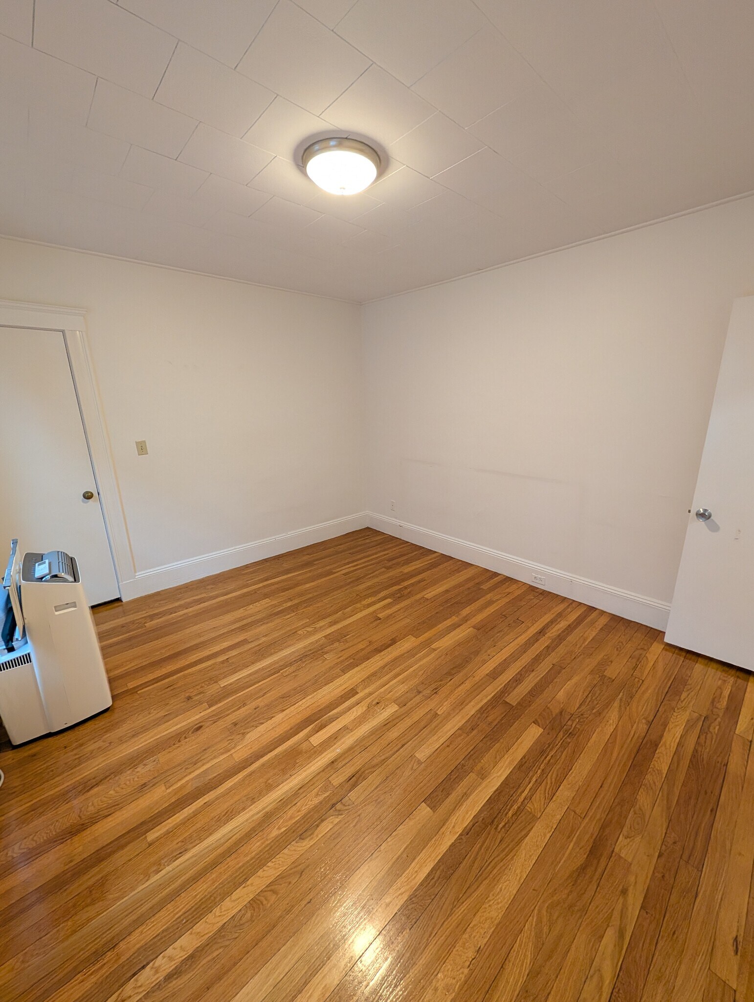 Building Photo - 33 Seven Pines Ave
