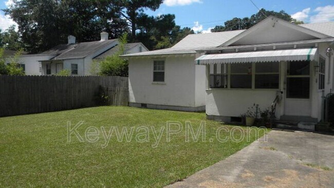 Building Photo - 1870 Kissingbower Rd