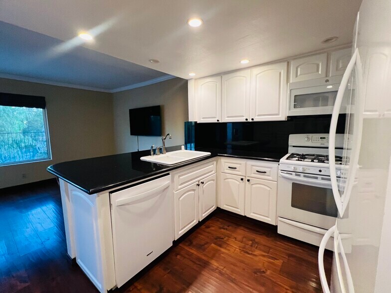 Building Photo - 19225 Index St