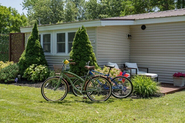 Building Photo - **Furnished Winter Rental** - Sackets Harbor