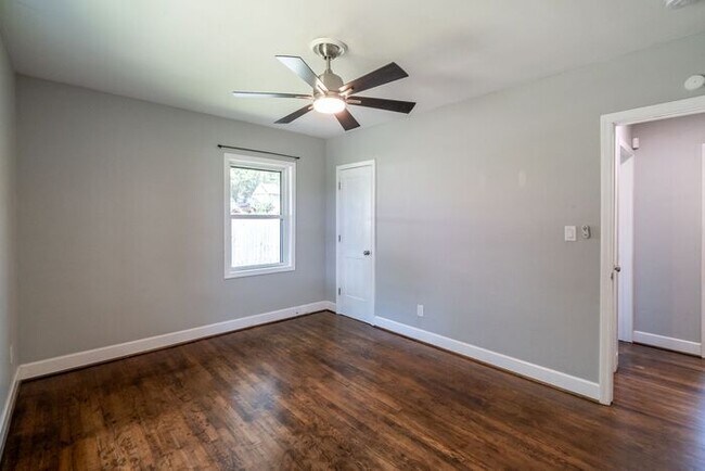 Building Photo - Charming Renovated 2BR Home in Revolution Park – Minutes from Uptown Charlotte!