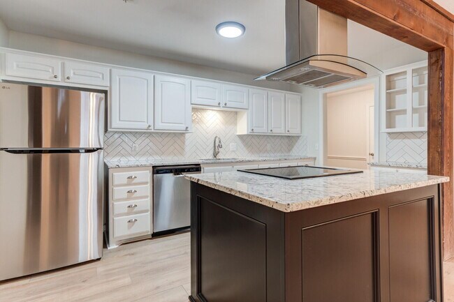 Building Photo - 5309 77th St