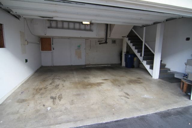 Building Photo - 4339 W Sarah St