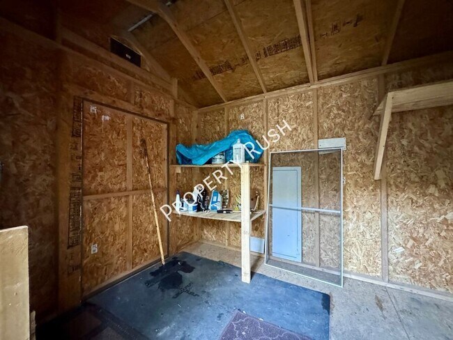 Building Photo - 1110 Fernway Cir