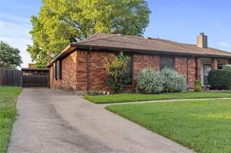 Building Photo - 2425 Aquaduct Dr