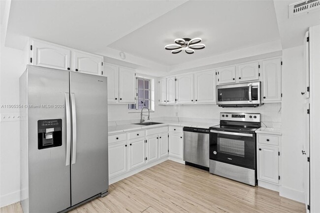 Building Photo - 1145 SW 74th Ct