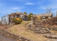 Building Photo - 27 Allapartus Cir