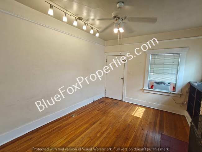 Building Photo - 233 N Jacobus Ave