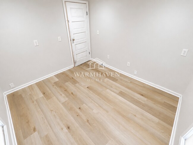 Building Photo - 557 W Hopocan Ave
