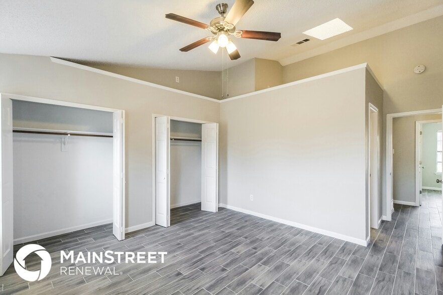 Building Photo - 5520 Creek Valley Dr