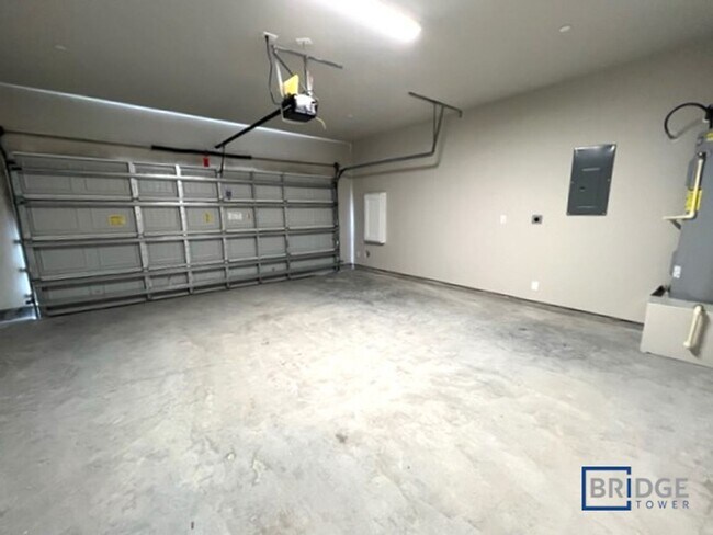 Building Photo - 333 N Centro Circle, Shenandoah, TX 77385