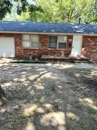 Building Photo - 3 bdrm w/garage