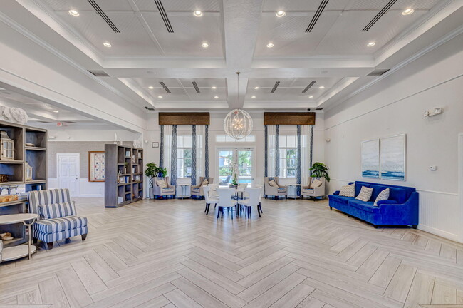 Building Photo - 4408 Hemlock Dr