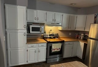 Building Photo - 319 E Market St