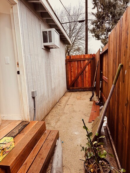 Building Photo - 10848 Scotsman Way