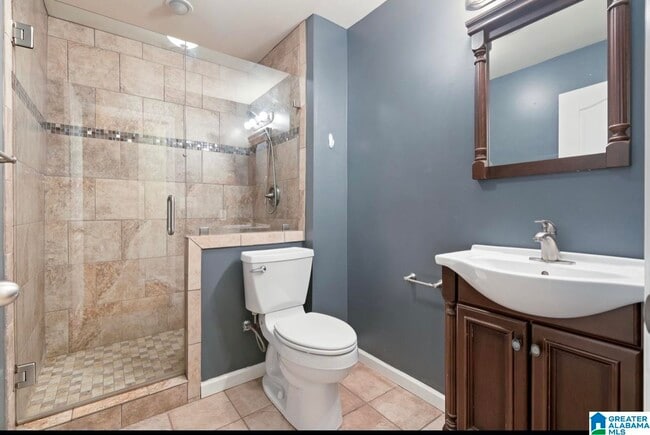 Building Photo - 504 Rolling Hills Dr