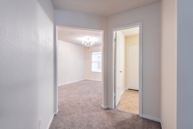 Building Photo - 5007 Oak Stand Ct