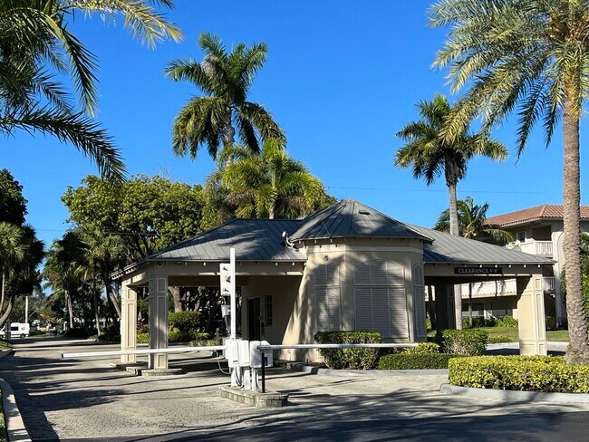 Building Photo - 1 Royal Palm Way