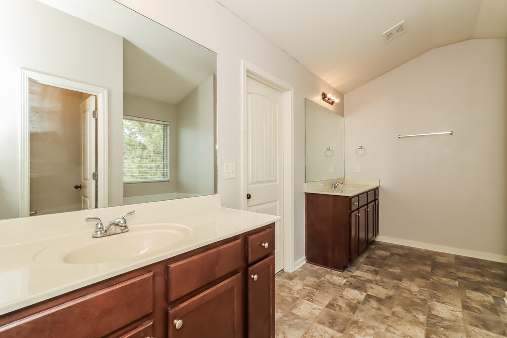 Building Photo - 909 Walking Stick Trail NE