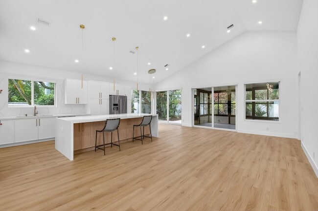 Building Photo - 5537 NW 21st Way