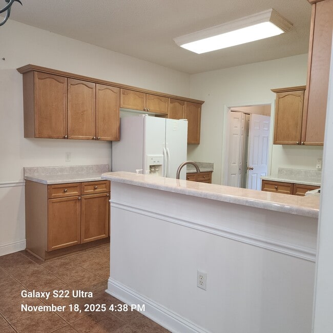 Building Photo - 2560 Rosehill Cir