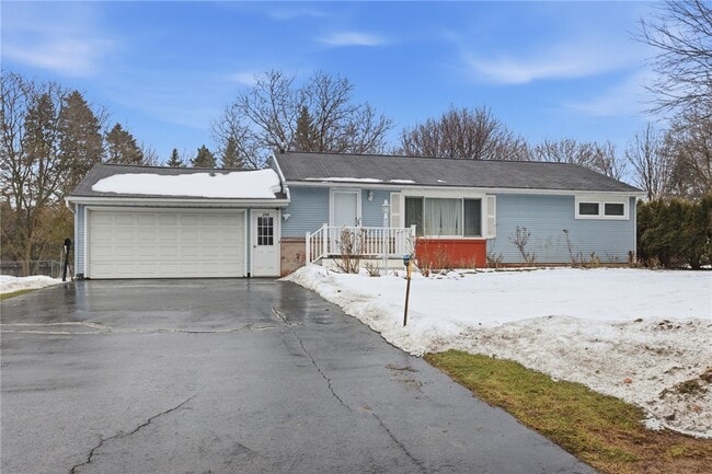 Building Photo - 266 Willowcrest Dr