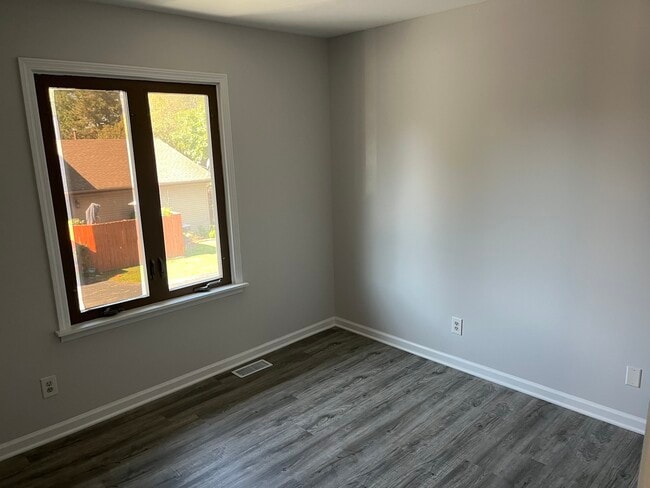 Building Photo - 1731 Cedarbrook Ct