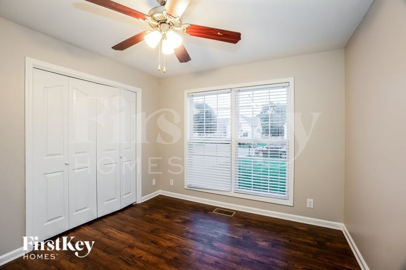 Building Photo - 3748 Naples Ct N