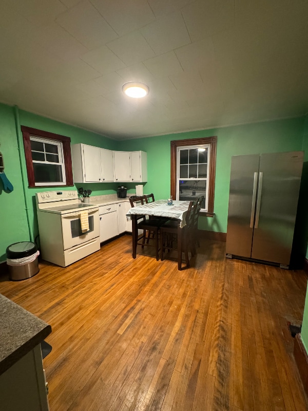 Building Photo - 124 W Broadway