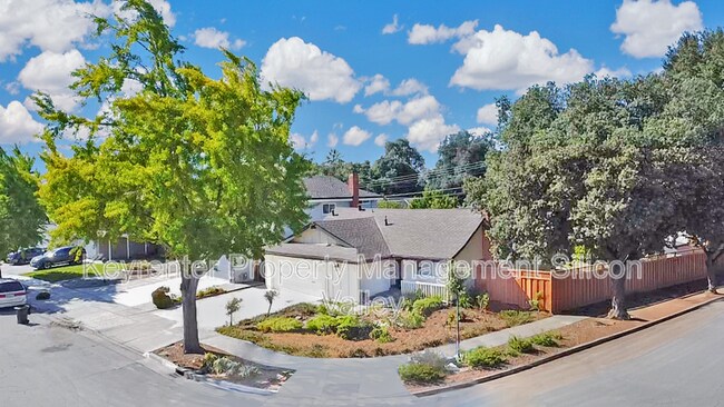 Building Photo - 153 Noyo Dr