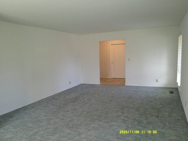 Building Photo - 390 S Almond St