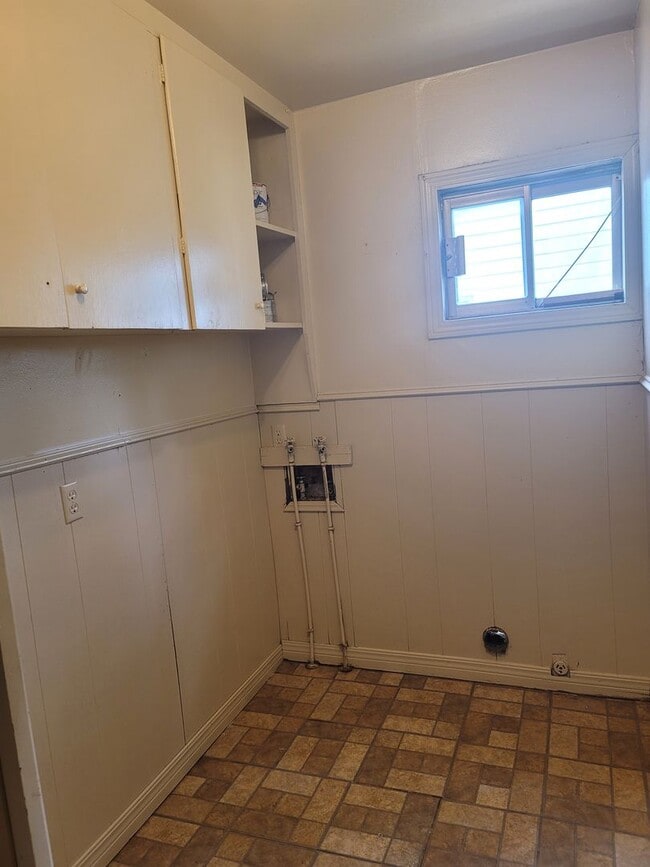 Building Photo - 924 S Crockett St