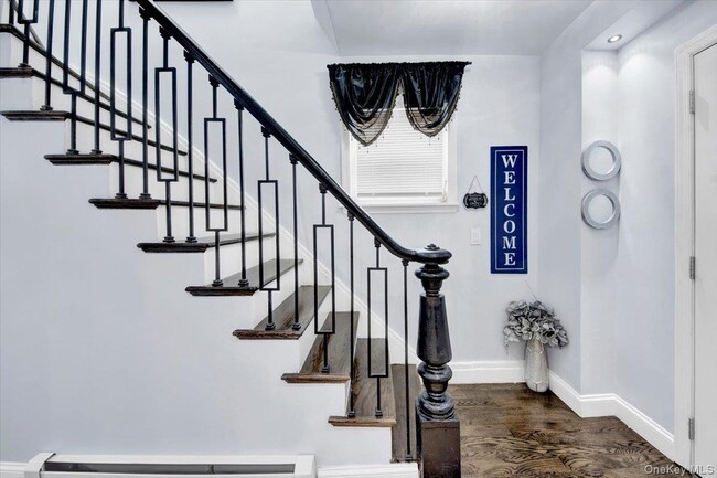 Building Photo - 75 W Kingsbridge Rd