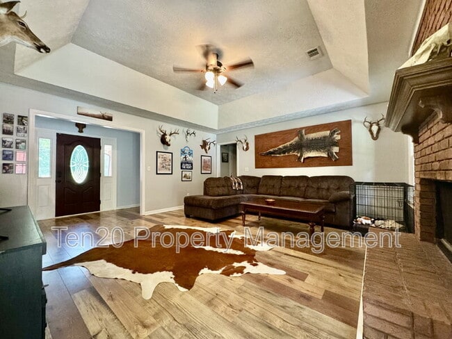 Building Photo - 173 Lee Rd 508