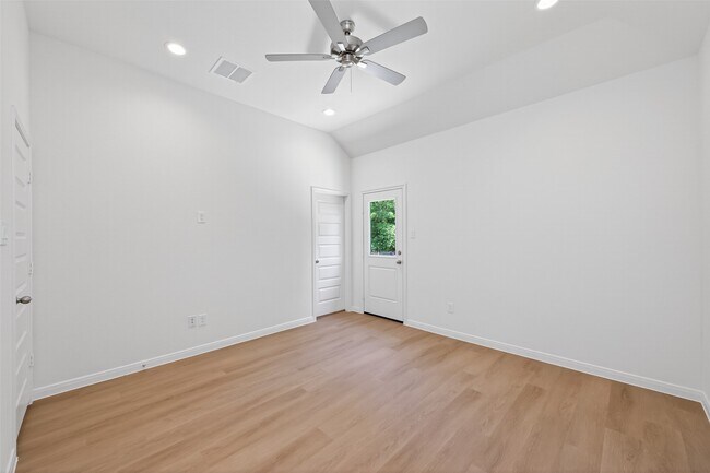 Building Photo - 11864 E Gate Dr