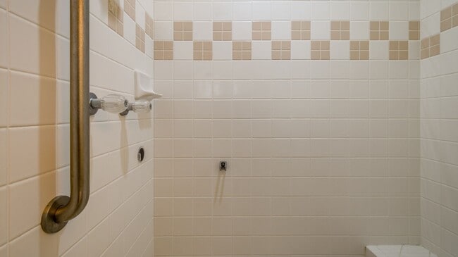 Building Photo - FULLY Furnished Rio Rancho Home, Utilities...