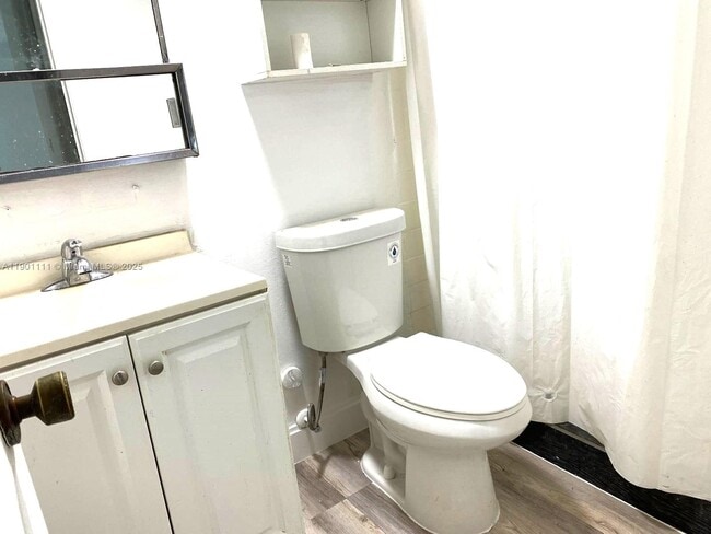 Building Photo - 10000 NW 80th Ct