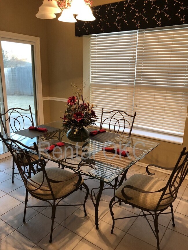 Building Photo - 3 Bed 2 Bath Edmond home with Office [STORM SHELTER]